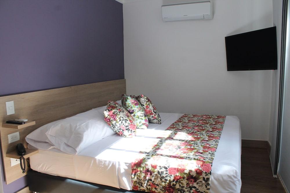 Poma Rosa Hotel