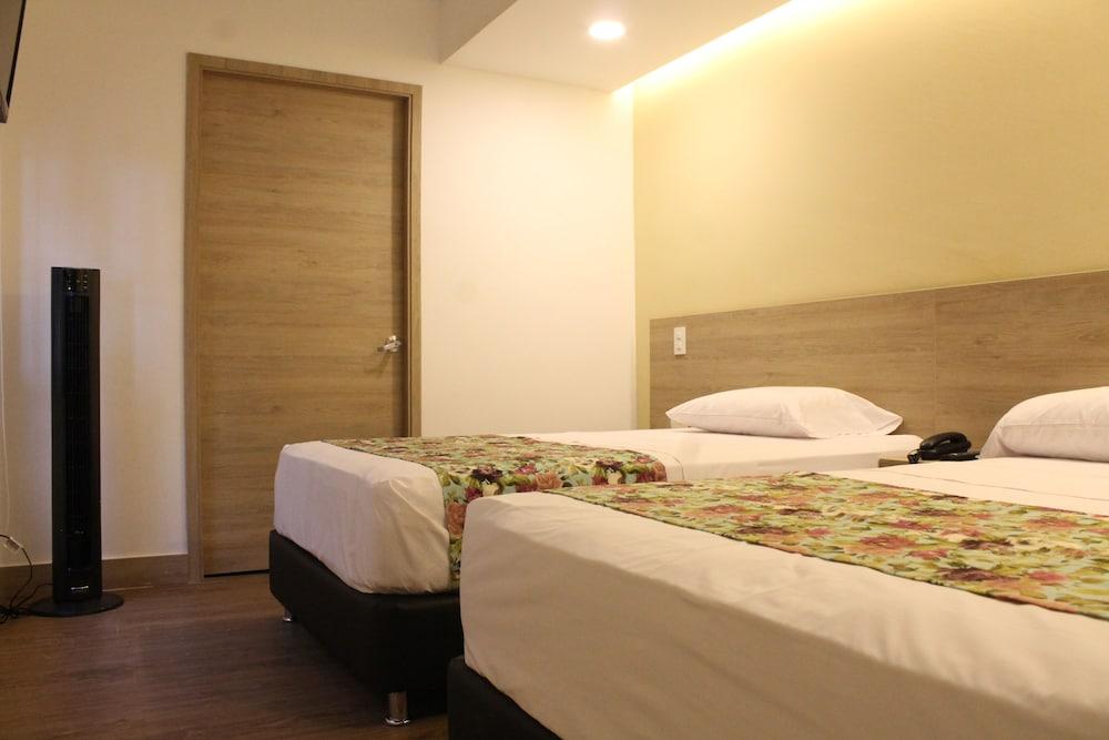 Pomarosa Hotel 4*